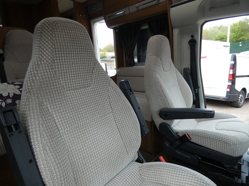 Fiat 2016 16 FIAT AUTO-TRAIL TRACKER RB HI-LINE 6 BERTH HD FIXED BED MEGA LOW MILES
