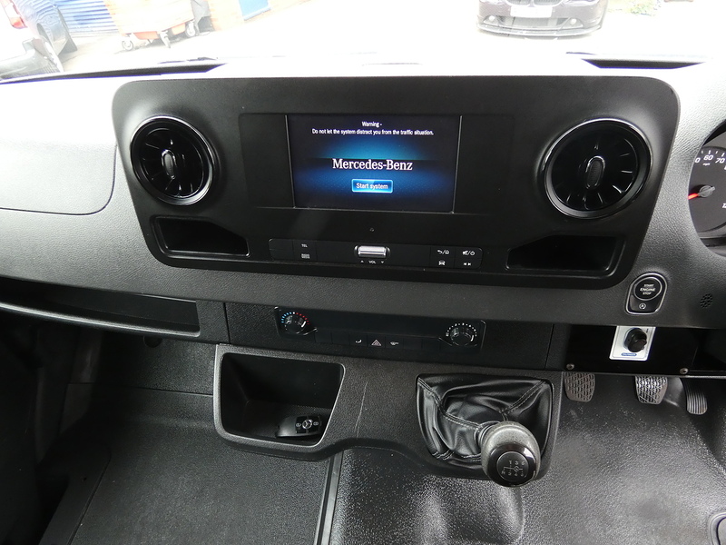 Mercedes-Benz 2022 22 MERCEDES SPRINTER 314CDI PROGRESSIVE 4.2M LUTON BOX WITH TAIL LIFT ONLY 34K
