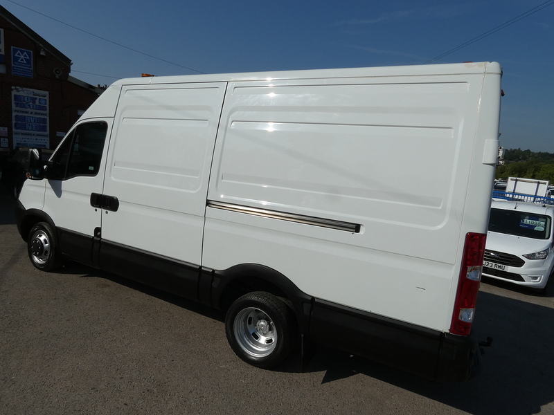 Iveco 2010 59 IVECO DAILY 2.3TD L2H2 MWB 35C11 RARE TWIN WHEEL SHOWMANS DREAM ONLY 70K