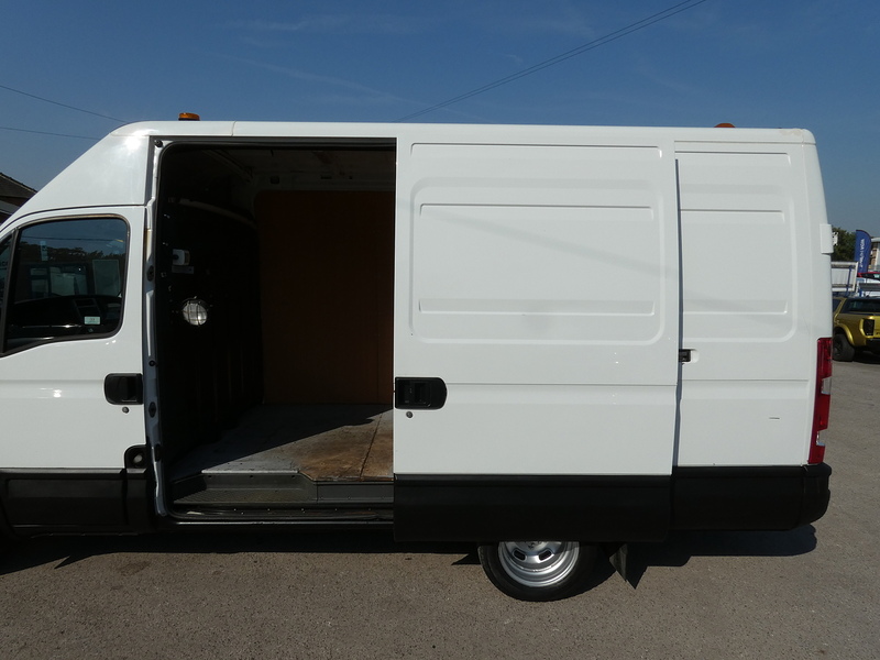 Iveco 2010 59 IVECO DAILY 2.3TD L2H2 MWB 35C11 RARE TWIN WHEEL SHOWMANS DREAM ONLY 70K