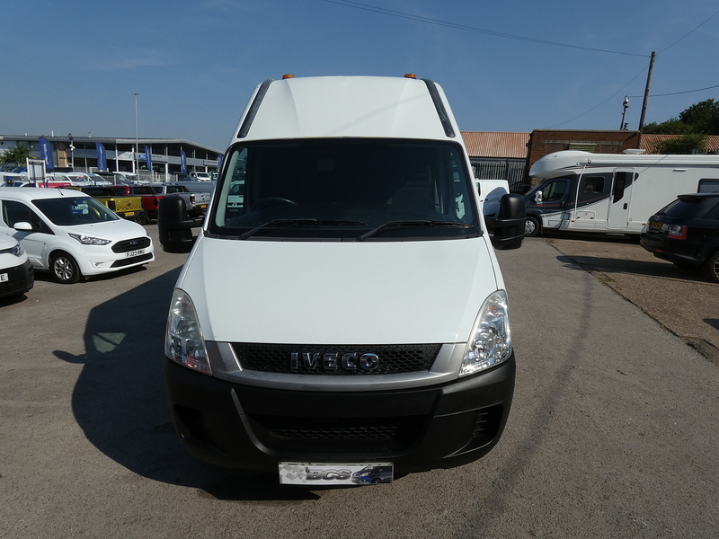 Iveco 2010 59 IVECO DAILY 2.3TD L2H2 MWB 35C11 RARE TWIN WHEEL SHOWMANS DREAM ONLY 70K