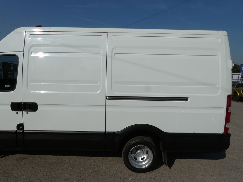 Iveco 2010 59 IVECO DAILY 2.3TD L2H2 MWB 35C11 RARE TWIN WHEEL SHOWMANS DREAM ONLY 70K