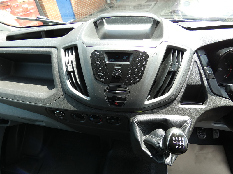 Ford 2019 19 FORD TRANSIT T350 LWB 130PS 4M LUTON WITH TAIL LIFT