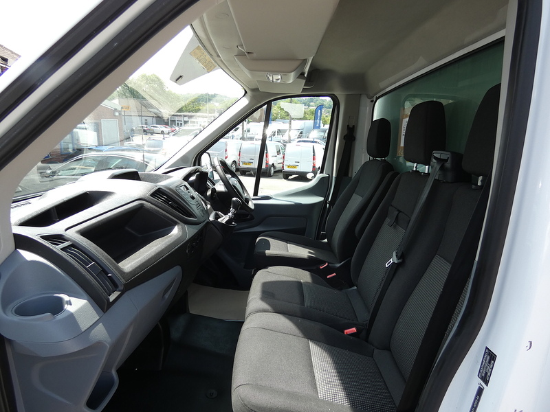 Ford 2019 19 FORD TRANSIT T350 LWB 130PS 4M LUTON WITH TAIL LIFT