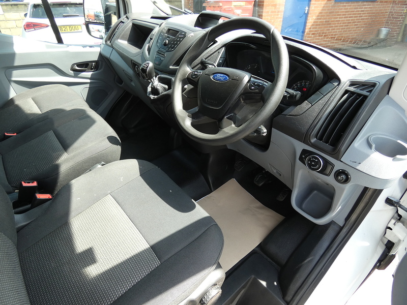 Ford 2019 19 FORD TRANSIT T350 LWB 130PS 4M LUTON WITH TAIL LIFT
