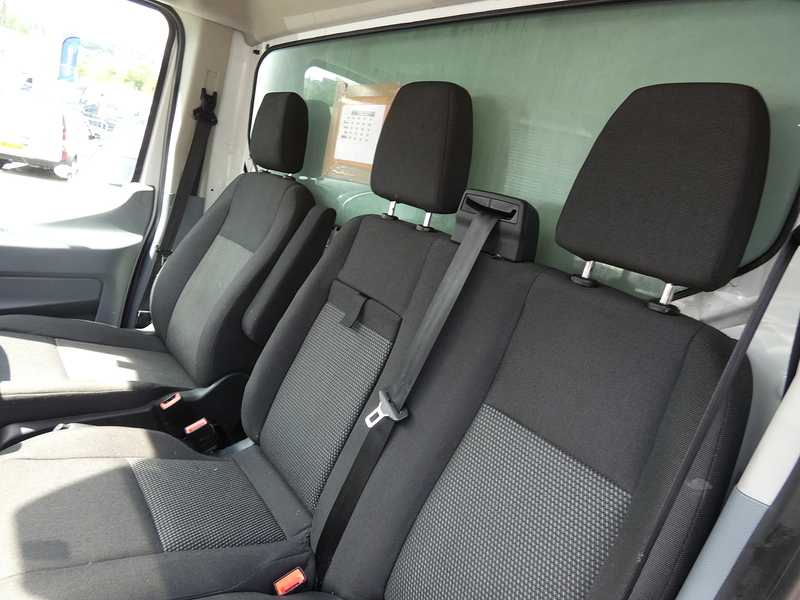 Ford 2019 19 FORD TRANSIT T350 LWB 130PS 4M LUTON WITH TAIL LIFT