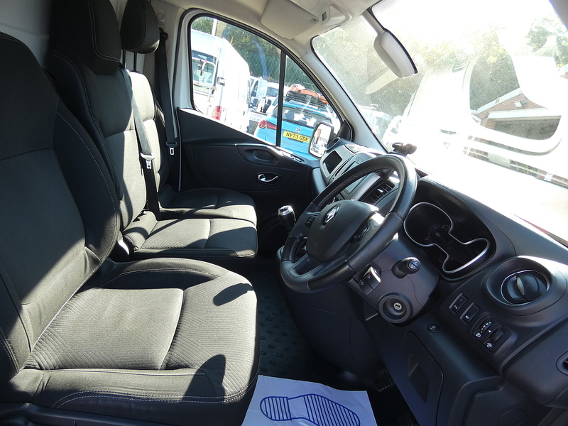 Renault 2021 71 RENAULT TRAFIC 2.0DCI ENERGY 30 SPORT L2 LWB ONLY 78K