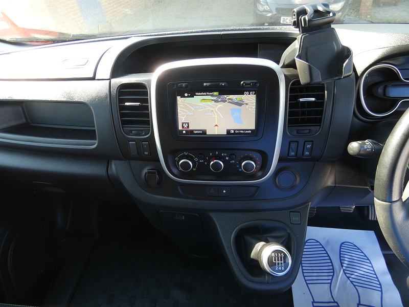 Renault 2021 71 RENAULT TRAFIC 2.0DCI ENERGY 30 SPORT L2 LWB ONLY 78K