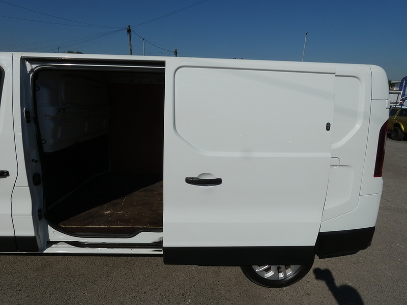Renault 2021 71 RENAULT TRAFIC 2.0DCI ENERGY 30 SPORT L2 LWB ONLY 78K