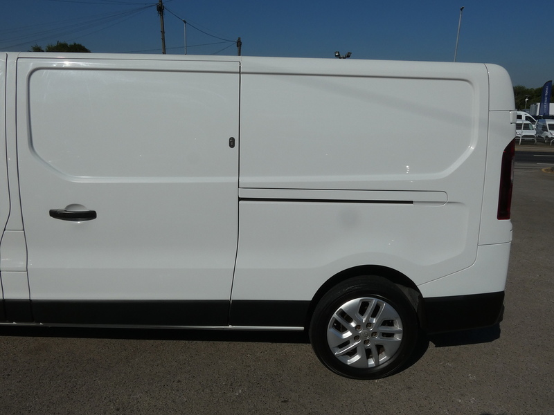 Renault 2021 71 RENAULT TRAFIC 2.0DCI ENERGY 30 SPORT L2 LWB ONLY 78K