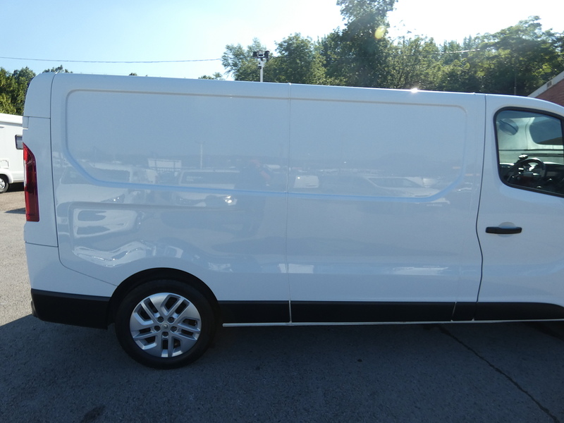Renault 2021 71 RENAULT TRAFIC 2.0DCI ENERGY 30 SPORT L2 LWB ONLY 78K