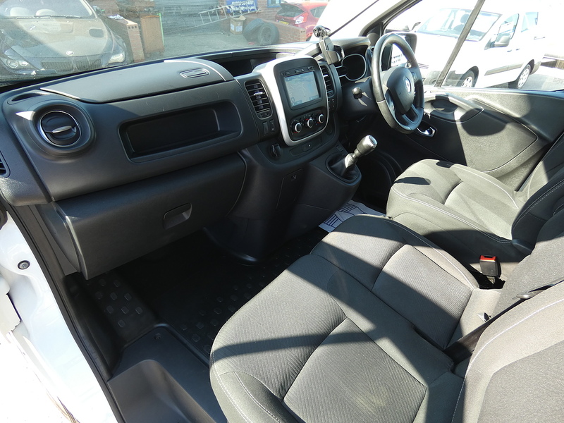Renault 2021 71 RENAULT TRAFIC 2.0DCI ENERGY 30 SPORT L2 LWB ONLY 78K