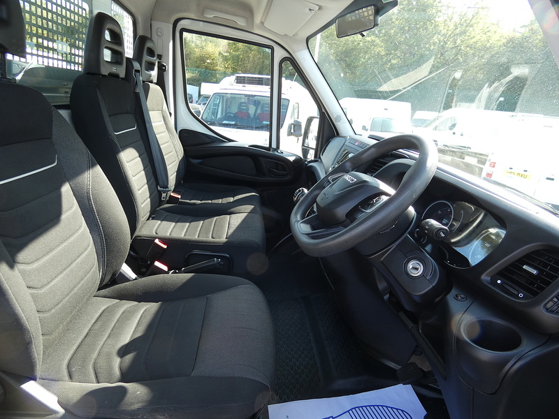 Iveco 2023 23 IVECO DAILY 2.3D 140PS DROPSIDE 4.2M PICKUP TWIN REAR WHEEL
