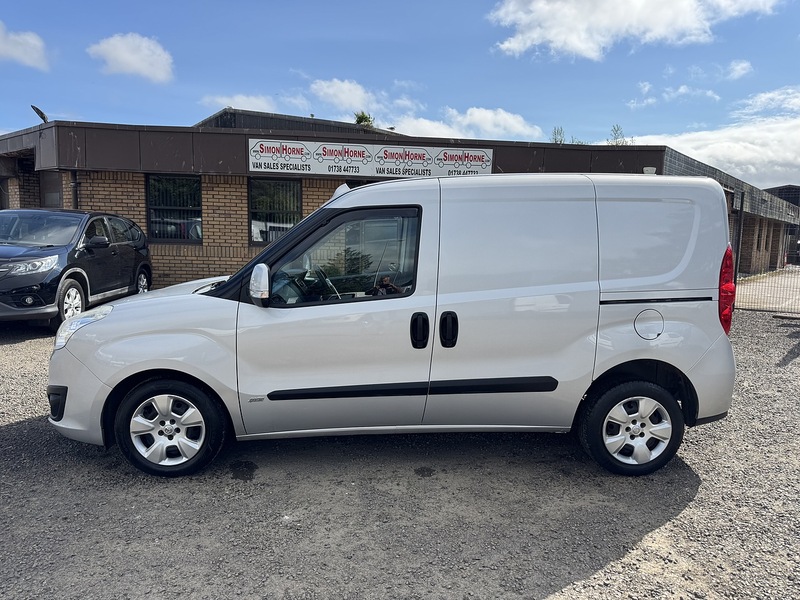 Vauxhall Combo CDTi 2000 Sportive - U2938