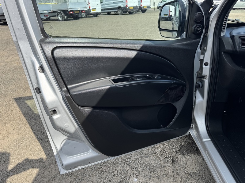 Vauxhall Combo CDTi 2000 Sportive - U2938