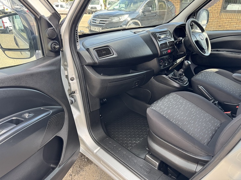 Vauxhall Combo CDTi 2000 Sportive - U2938