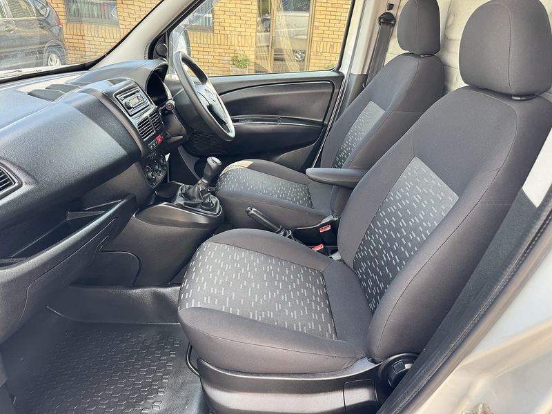Vauxhall Combo CDTi 2000 Sportive - U2938