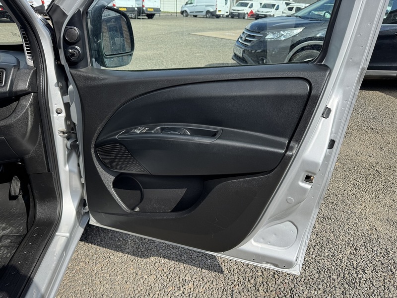 Vauxhall Combo CDTi 2000 Sportive - U2938
