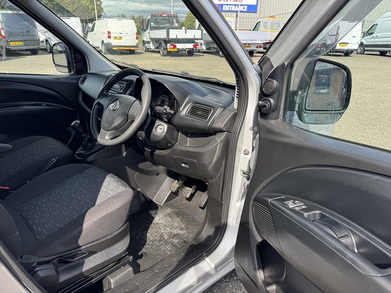 Vauxhall Combo CDTi 2000 Sportive - U2938