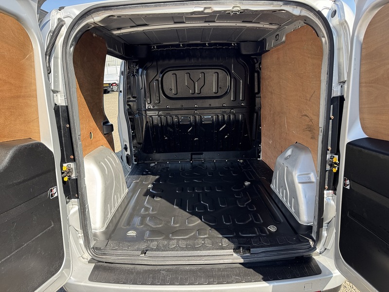 Vauxhall Combo CDTi 2000 Sportive - U2938