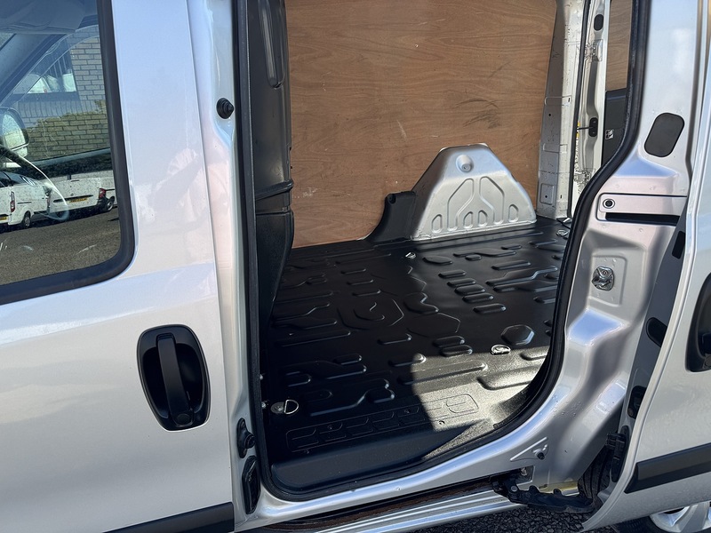 Vauxhall Combo CDTi 2000 Sportive - U2938