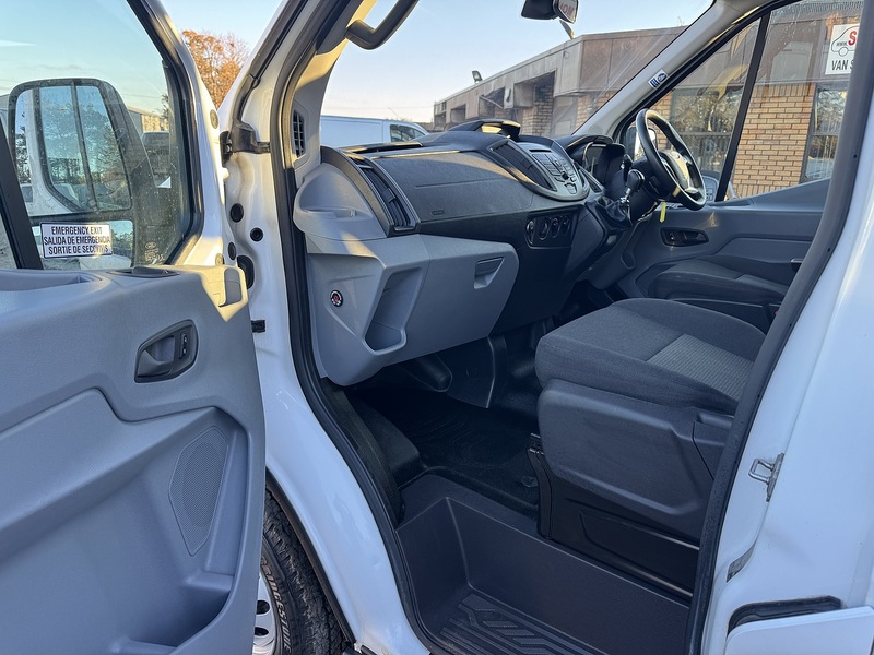 Ford Transit 460 L4 H3 2.2TDCi 125ps (Euro6) 17 Seat Minibus - U3022