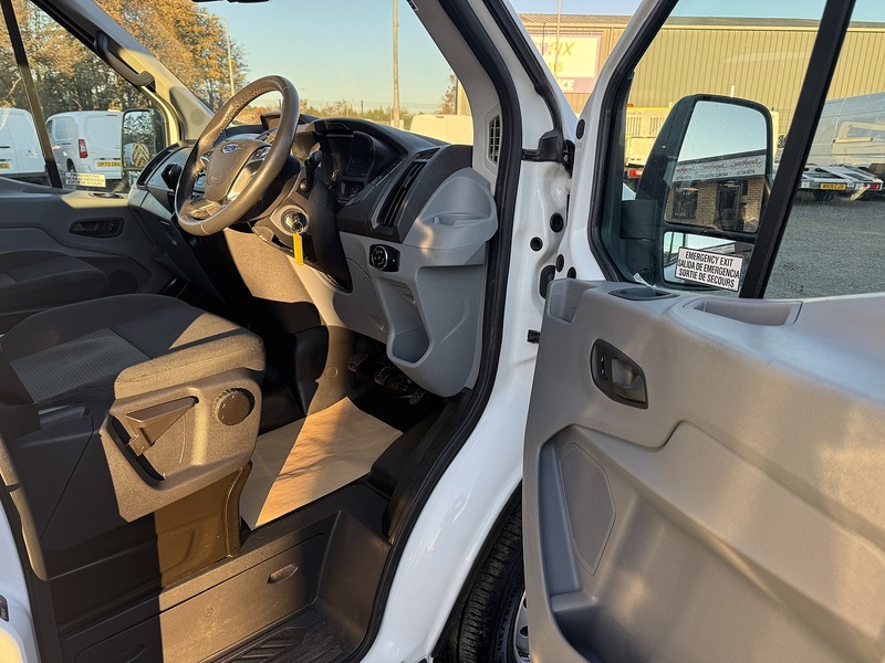 Ford Transit 460 L4 H3 2.2TDCi 125ps (Euro6) 17 Seat Minibus - U3022