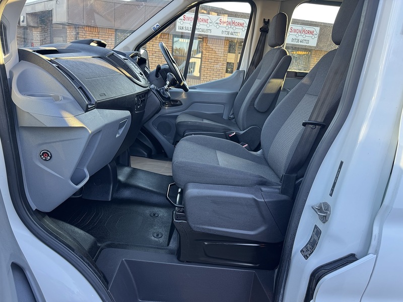 Ford Transit 460 L4 H3 2.2TDCi 125ps (Euro6) 17 Seat Minibus - U3022