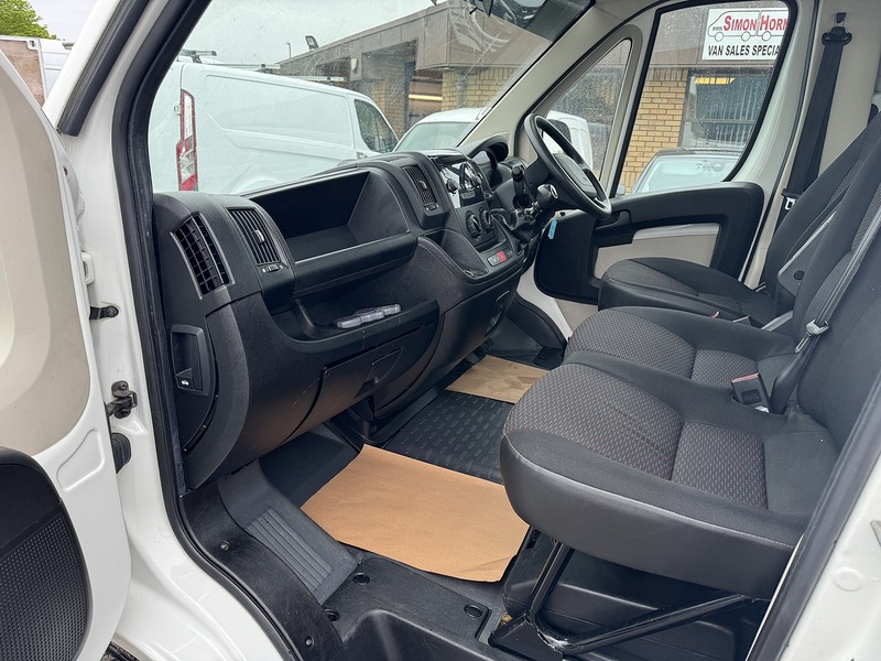 Citroen Relay 2.0 BlueHDi 35 Vehicle Transporter 2dr Diesel Manual L3 Euro 6 (130 ps) 2.0 2dr Vehicle Transporter - U3082