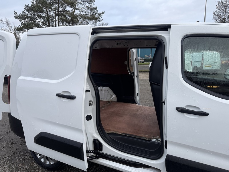 Peugeot Partner 1.5 BlueHDi 950 Professional Long Panel Van 6dr Diesel Manual LWB Euro 6 (s/s) (100 bhp) - U3201