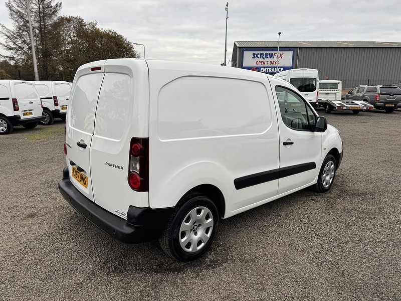 Peugeot Partner 1.6 BlueHDi 854 Professional Panel Van 5dr Diesel Manual L1 (112 g/km, 97.64 bhp) - U3216