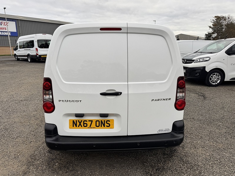 Peugeot Partner 1.6 BlueHDi 854 Professional Panel Van 5dr Diesel Manual L1 (112 g/km, 97.64 bhp) - U3216
