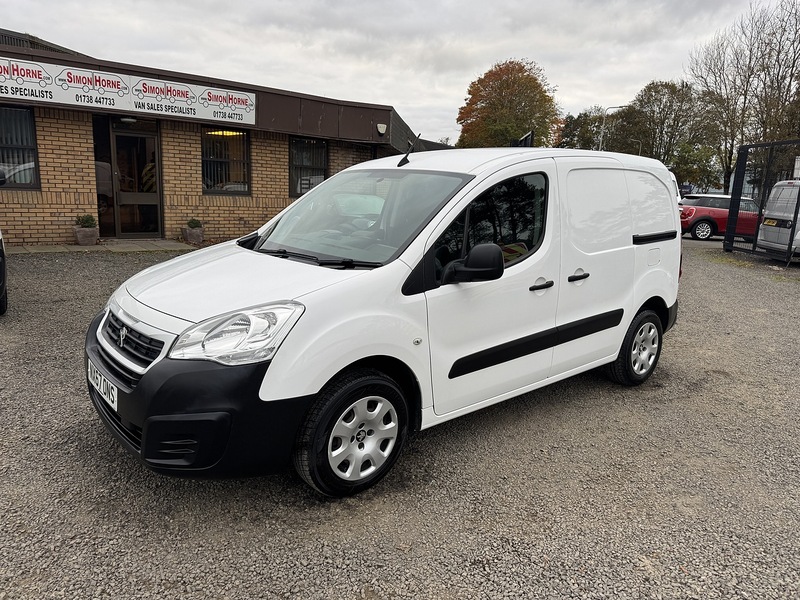 Peugeot Partner 1.6 BlueHDi 854 Professional Panel Van 5dr Diesel Manual L1 (112 g/km, 97.64 bhp) - U3216