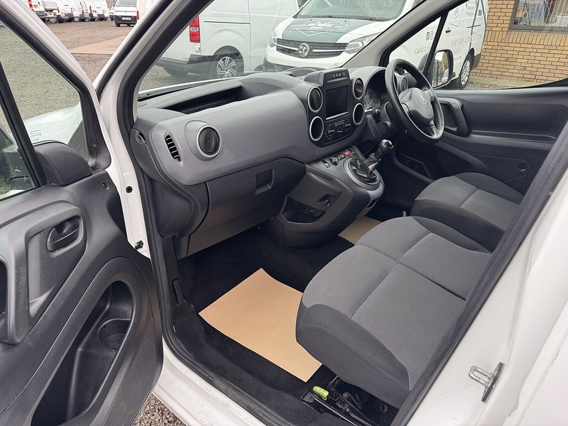 Peugeot Partner 1.6 BlueHDi 854 Professional Panel Van 5dr Diesel Manual L1 (112 g/km, 97.64 bhp) - U3216