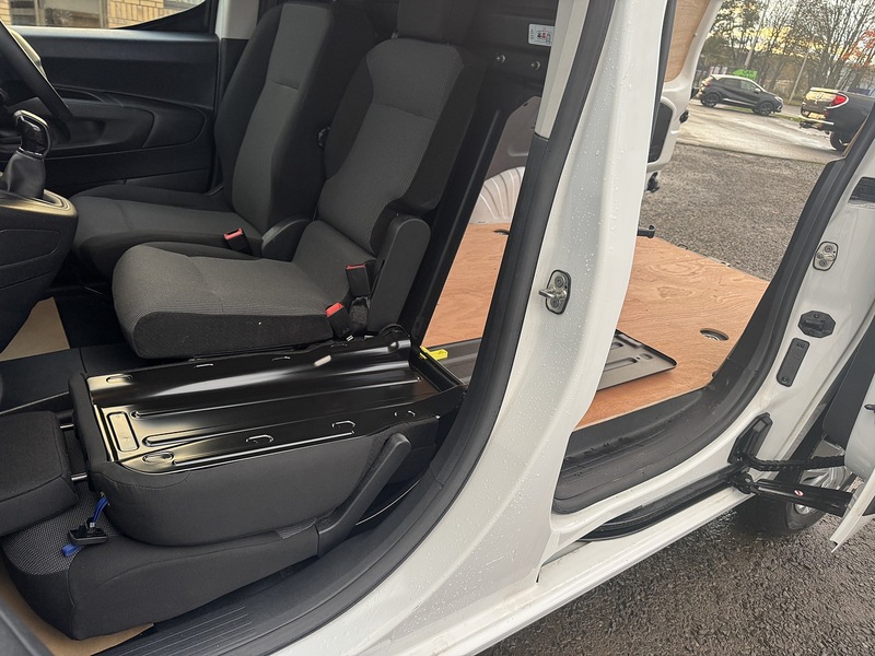 Peugeot Partner BlueHDi 1000 Professional - U3238