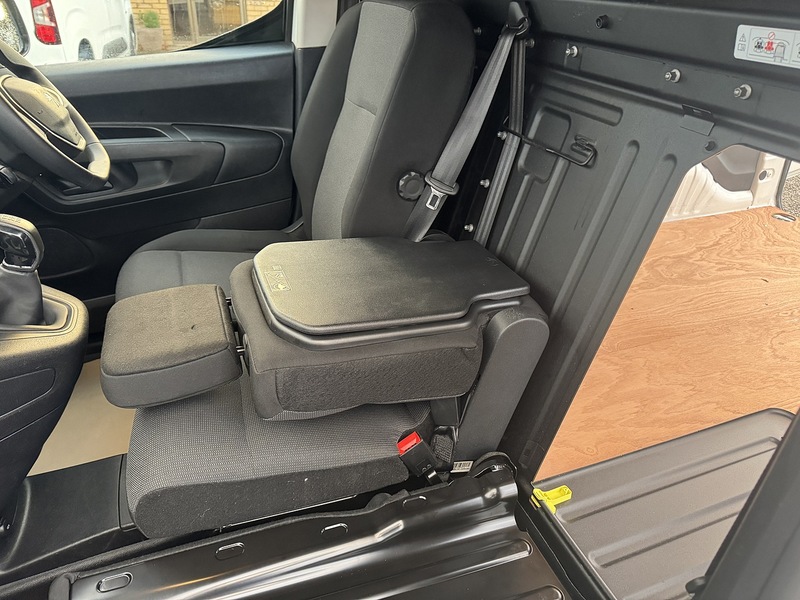 Peugeot Partner BlueHDi 1000 Professional - U3238