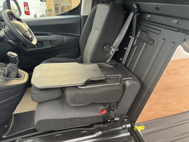 Peugeot Partner BlueHDi 1000 Professional - U3238