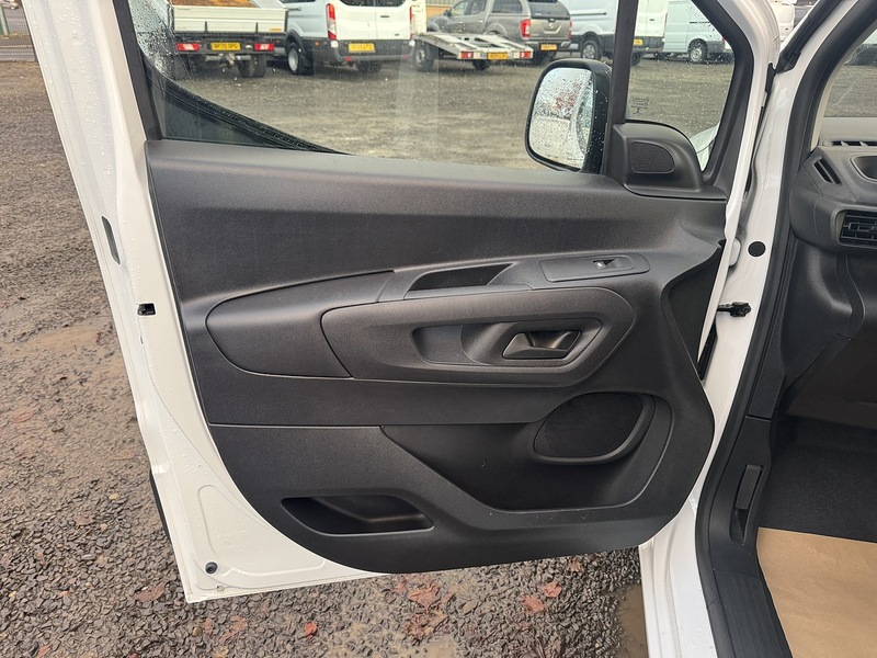 Peugeot Partner BlueHDi 1000 Professional - U3238