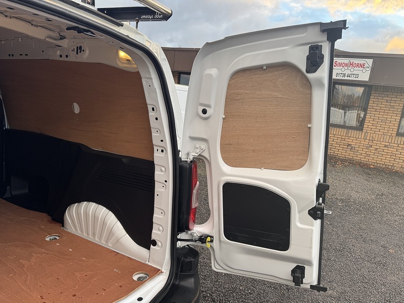 Peugeot Partner BlueHDi 1000 Professional - U3238