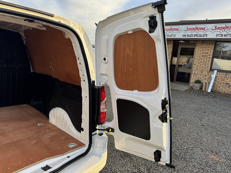 Vauxhall Combo Turbo D 2300 Sportive - U3244