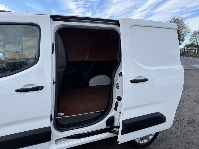 Vauxhall Combo Turbo D 2300 Sportive - U3251