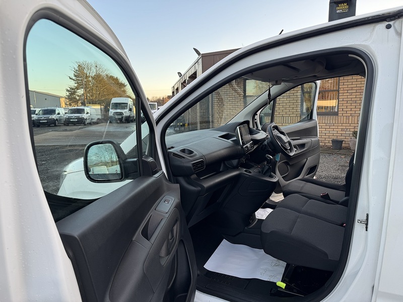 Peugeot Partner BlueHDi 1000 Professional - U3278