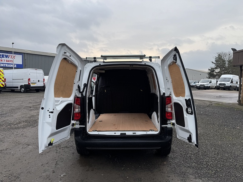 Peugeot Partner BlueHDi 1000 Professional Premium - U3281