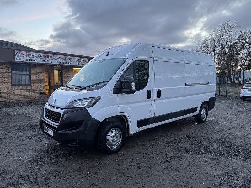 Peugeot Boxer BlueHDi 335 Professional Premium + - U3285