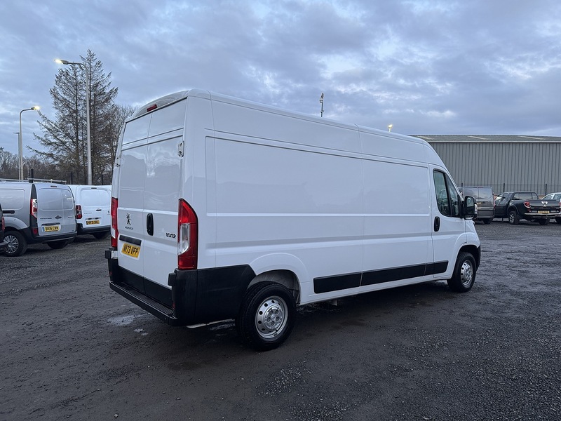Peugeot Boxer BlueHDi 335 Professional Premium + - U3285