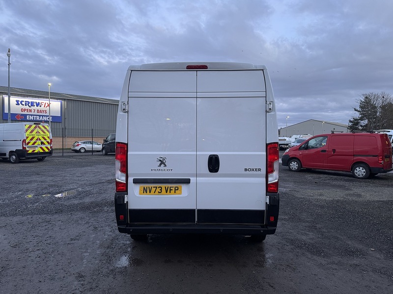 Peugeot Boxer BlueHDi 335 Professional Premium + - U3285