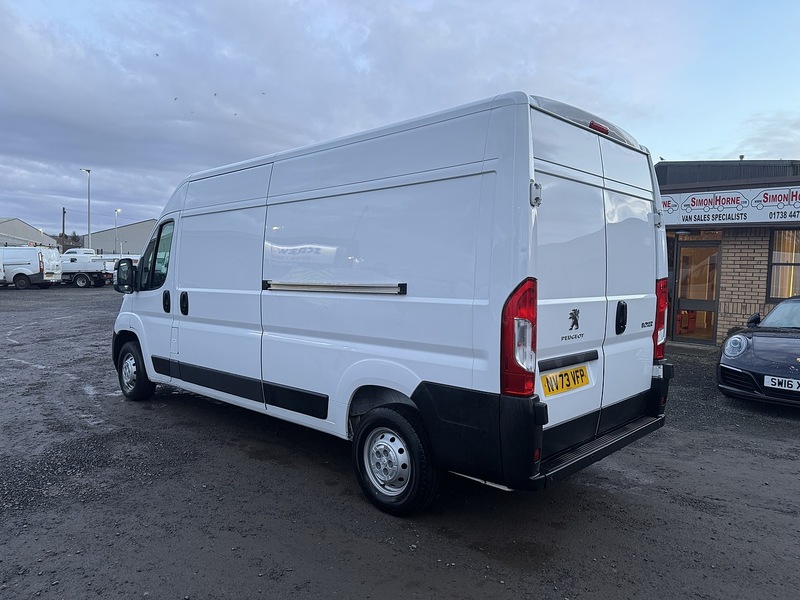 Peugeot Boxer BlueHDi 335 Professional Premium + - U3285