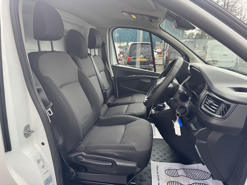 Renault Trafic dCi Blue LL30 Business+ - U3286