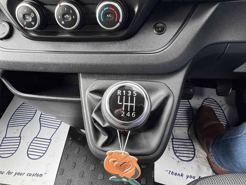 Renault Trafic dCi Blue LL30 Business+ - U3286