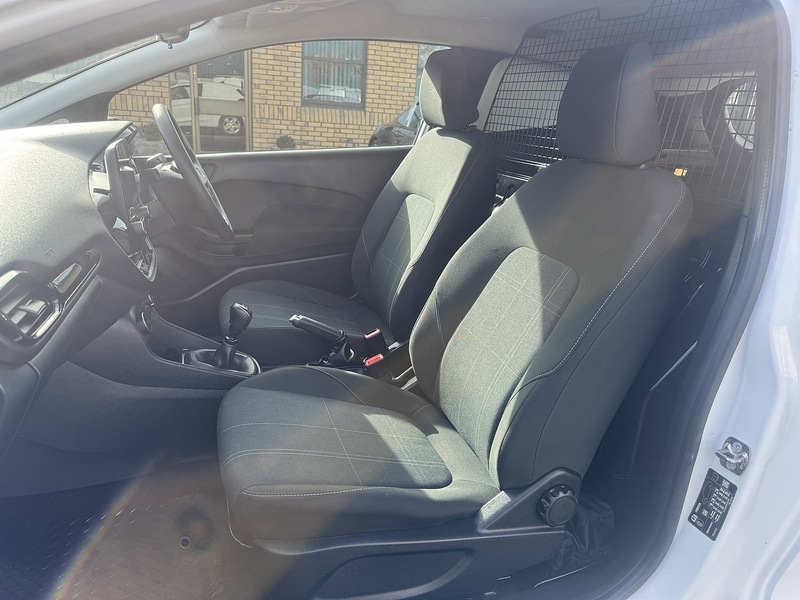 Ford Fiesta Van TDCi - U3295